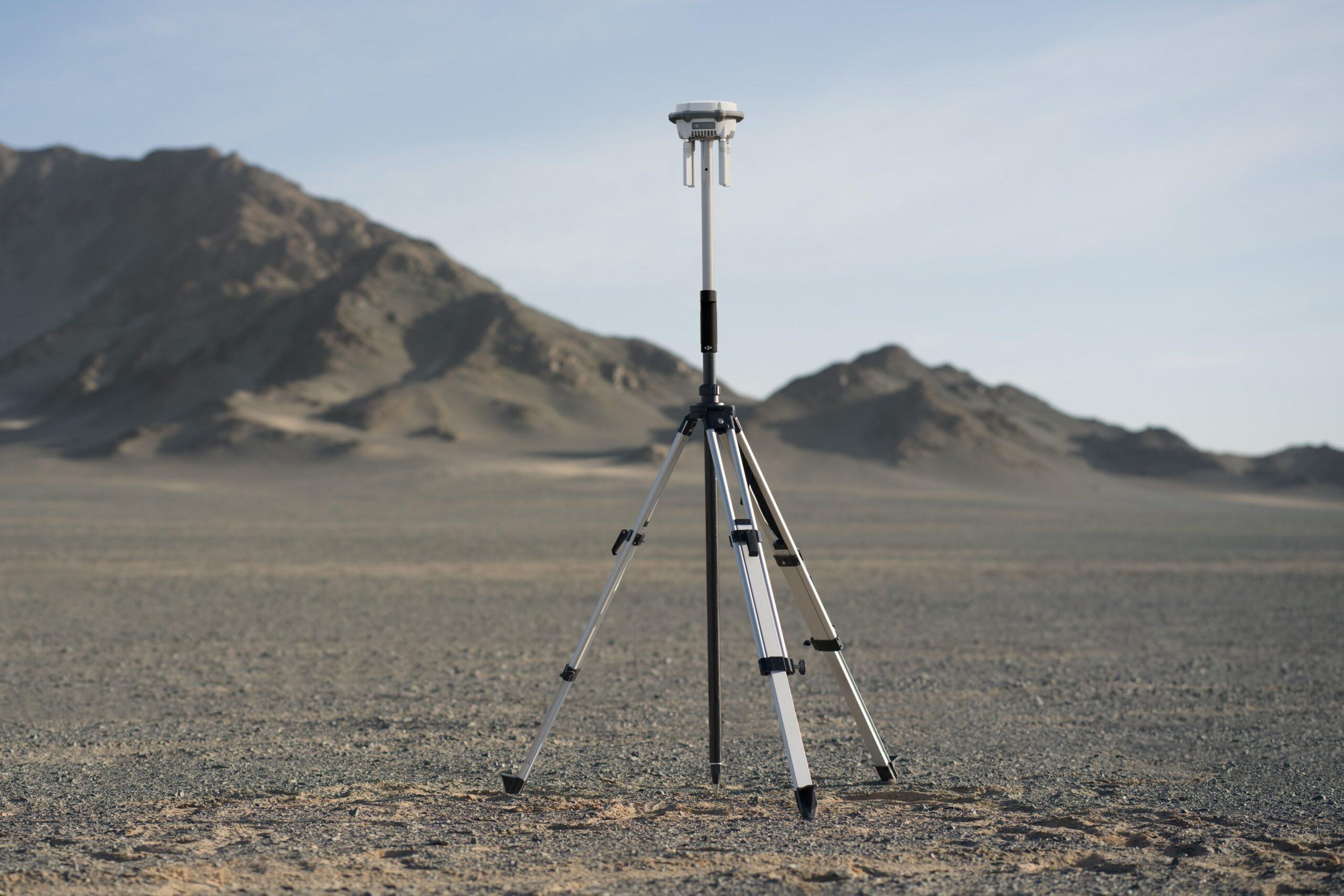 D-RTK 3 Survey Pole and Tripod Kit D-RTK 3 Survey Pole and Tripod Kit