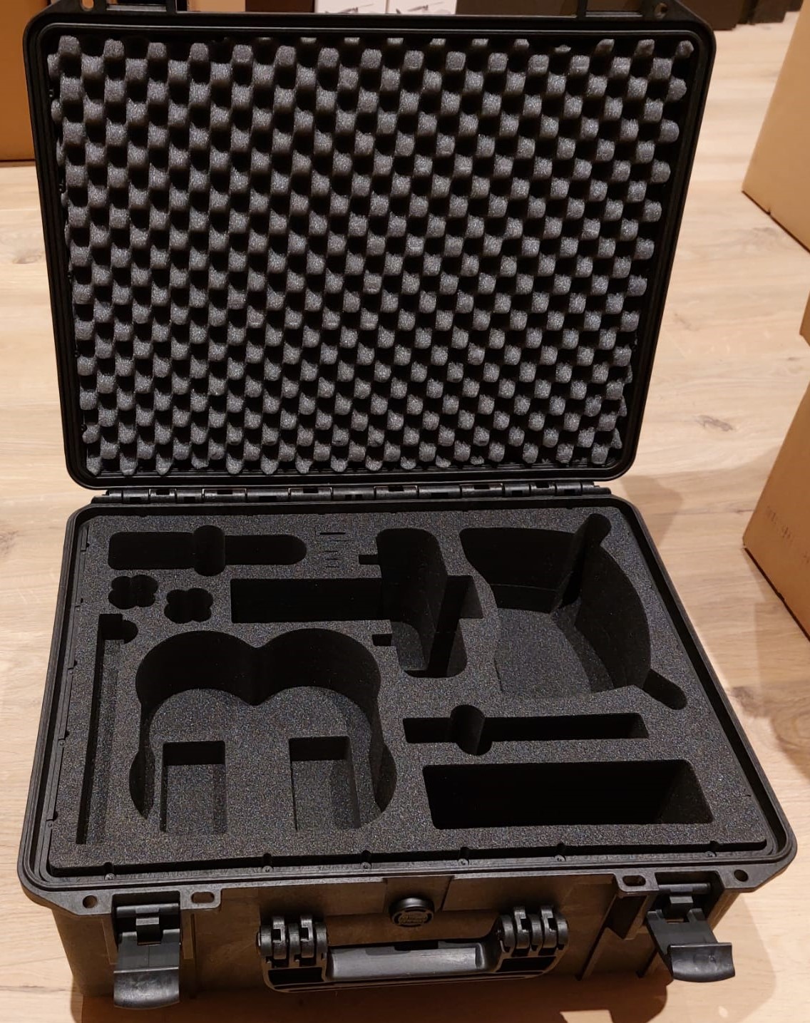 Dronedepot - DJI Avata case goggles V2 met tabletholder Dronedepot - DJI Avata case goggles V2 met tabletholder